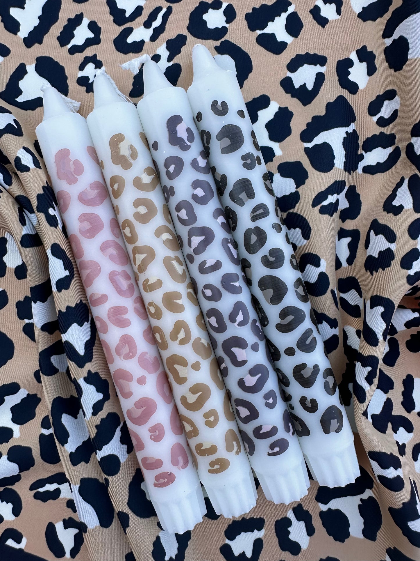 RUSTIK LYS DINERKAARS | LEOPARD ROZE/ZWART