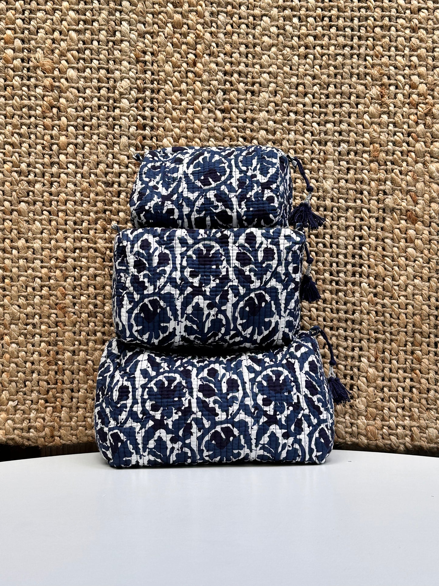 TOILETTAS | BEAUTIFUL BLUE M
