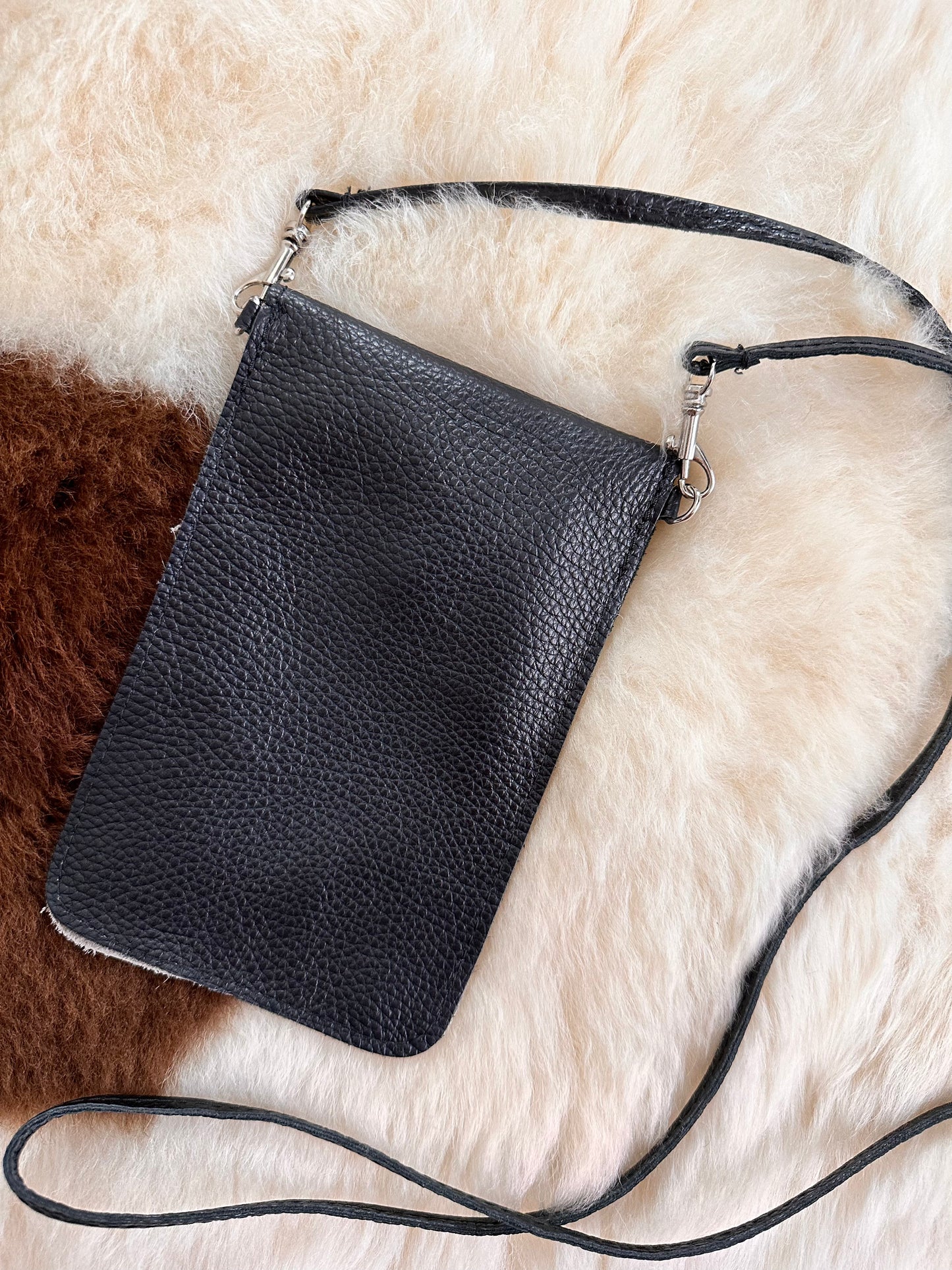 CROSSBODY TELEFOON TAS STIPPEN | BLACK