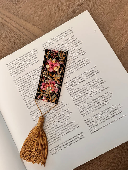 BOEKENLEGGER | LILY DARK
