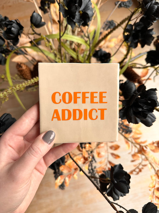 TEGELTJE | COFFEE ADDICT