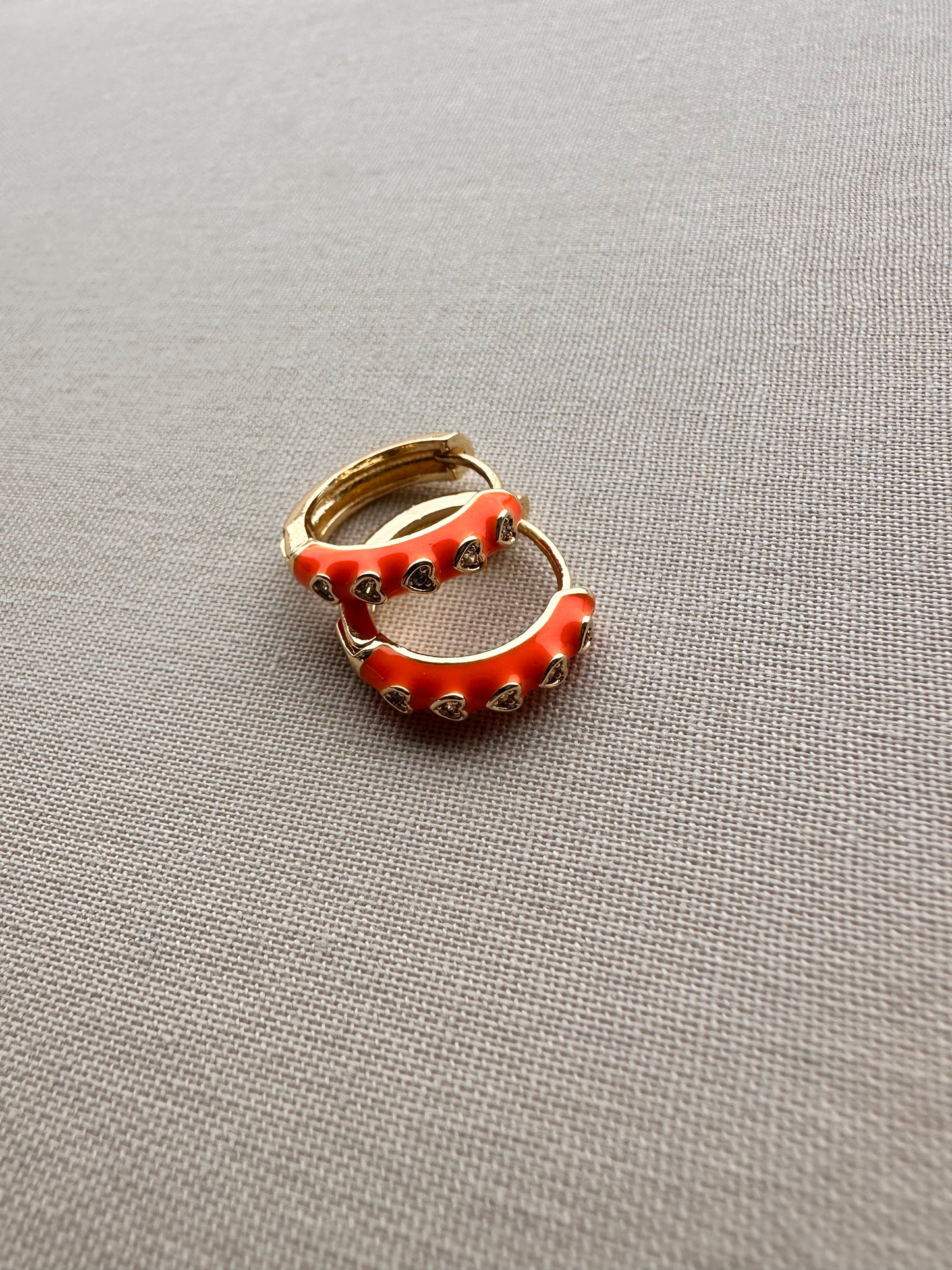 OORBELLEN ORANGE HEARTS | GOLD